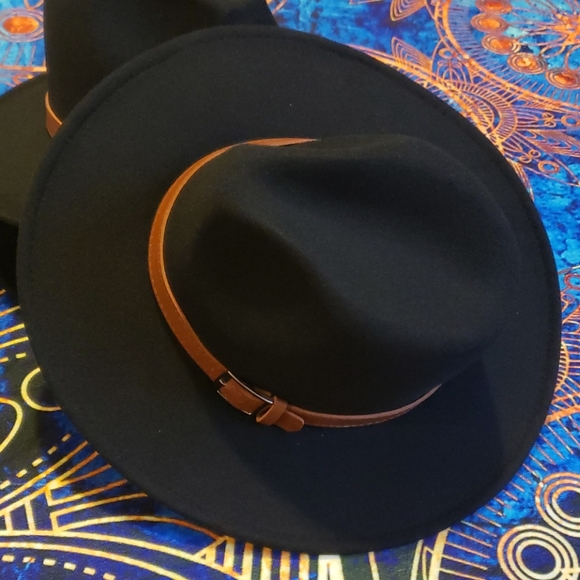 ‼️On Sale‼️Classic wide brim Fedora hats in sto… - Picture 4 of 8